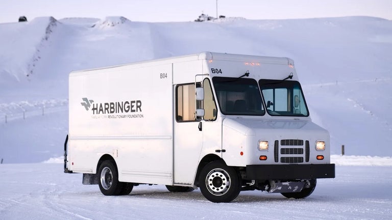New EREV Van Offers Up to 500 Miles of Range