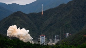 Así ha reventado contra la Tierra un cohete espacial chino tras un mal lanzamiento