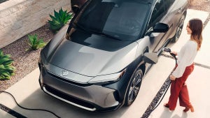 Toyota se olvida de GM y selecciona a LG para su pedido de 1.500 millones de dólares para baterías eléctricas