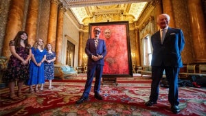 The coronation portrait of King Carlos III is making everyone on the Internet laugh to death