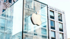 WhatsApp copies Apple, but this time for a good reason