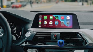 La solution d'Apple pour le CarPlay entre les voitures et les iPhones avec un port Type-C est cette clé de Beats